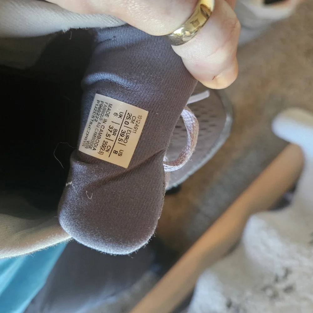 Shoes - Picture 3 of 3